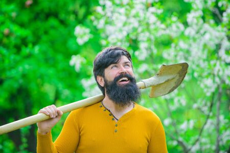 संजी (Sangla) वैली में कैम्पिंग: स्थानीय जीवनशैली और सेब के बागानों की सैर